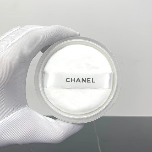 Chanel Loose Powder - Picture 3 of 5